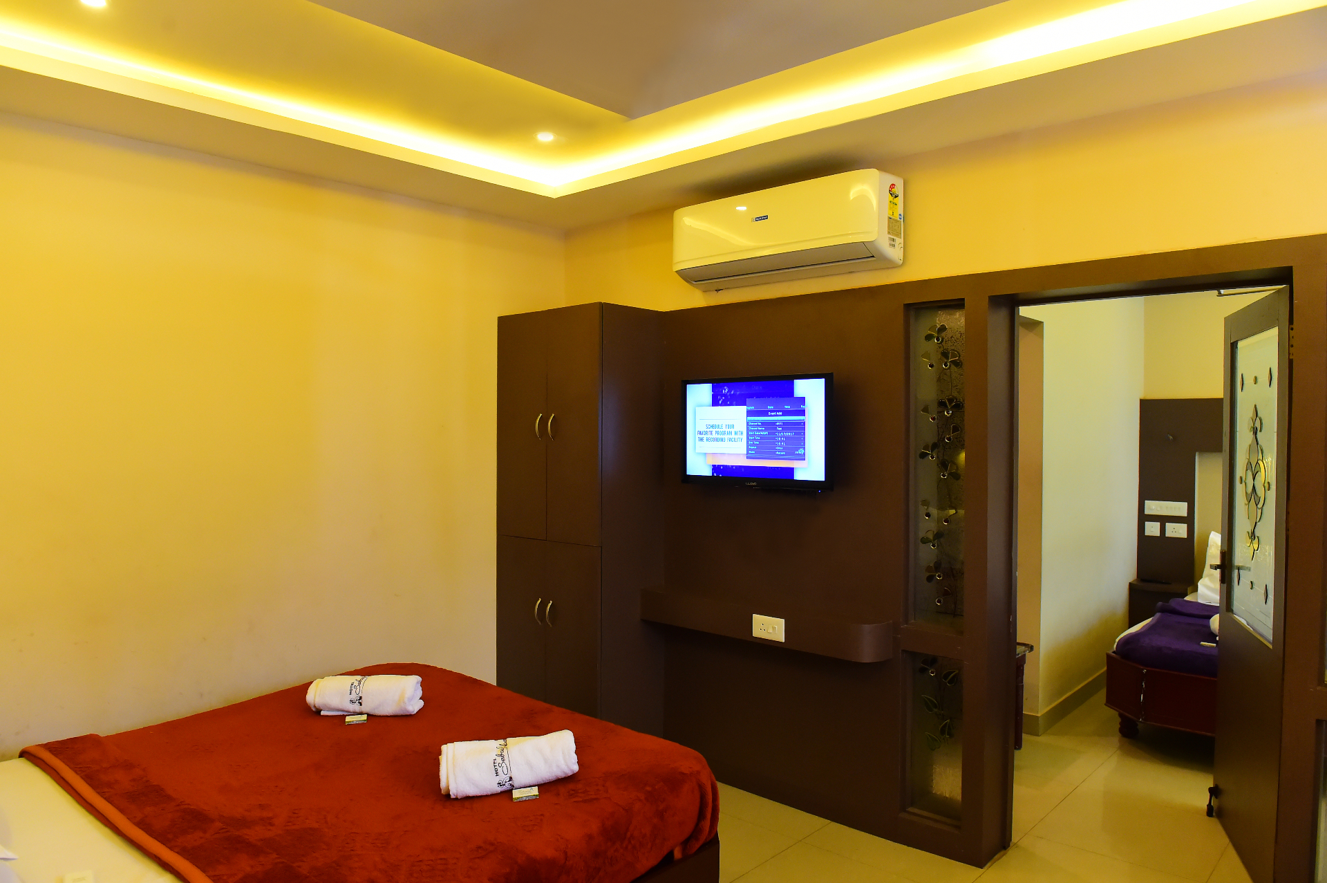 Interconnected family rooms